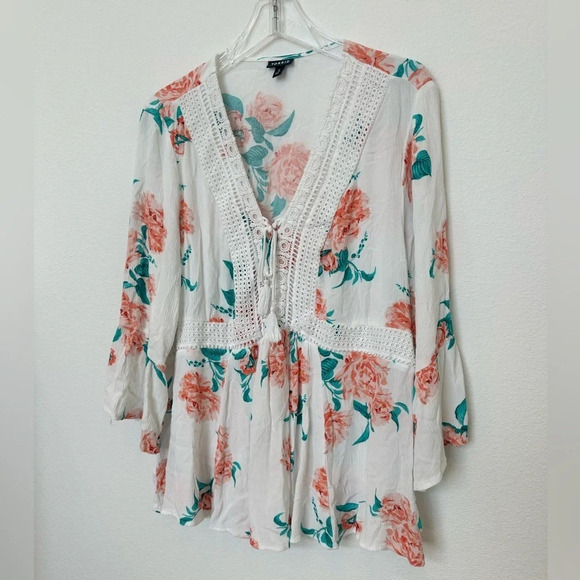 Torrid Floral Flowy Top, 3/4 sleeve with lace detail White Size 2 (XXL, 18/20) - Picture 3 of 10